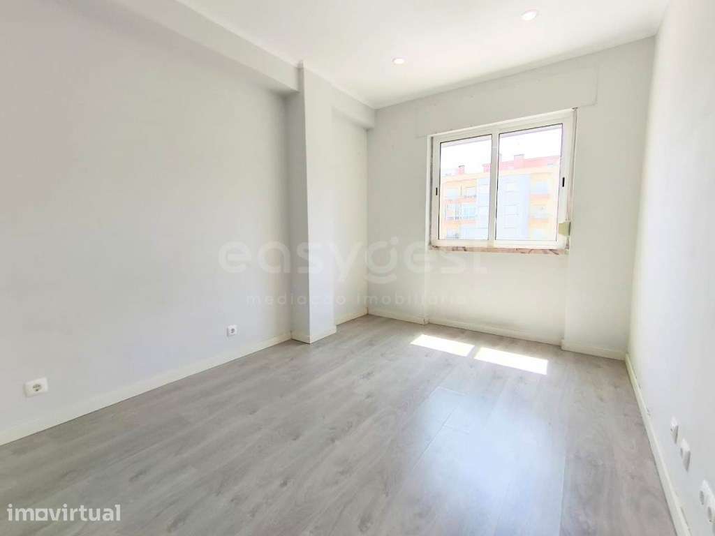 T2 Remodelado na Torre da Marinha - Pronto a Habitar - Grande imagem: 4/12