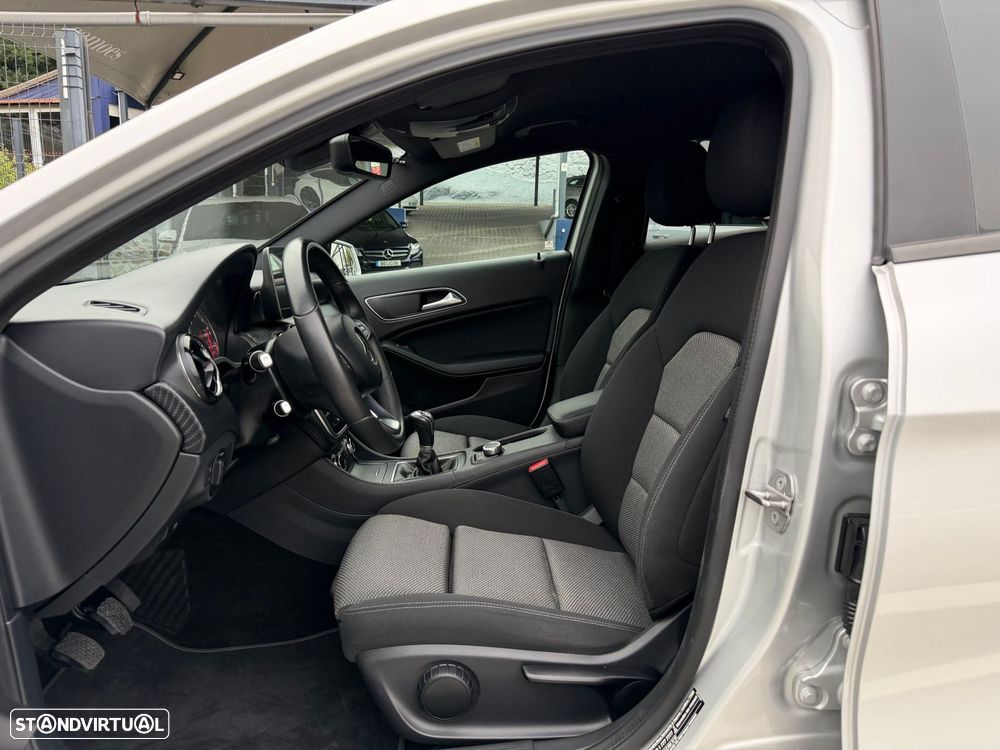 Mercedes-Benz GLA 180 d Style - 37