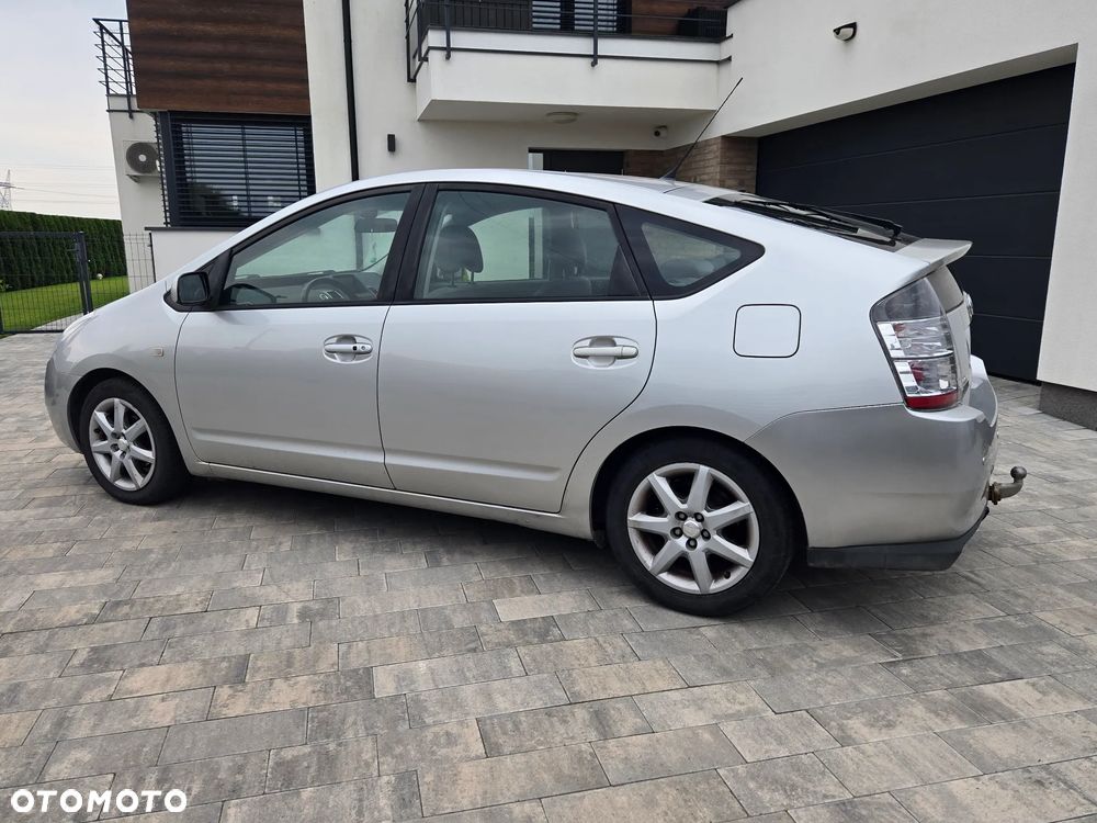 Toyota Prius 1.5 VVT-i Sol - 3