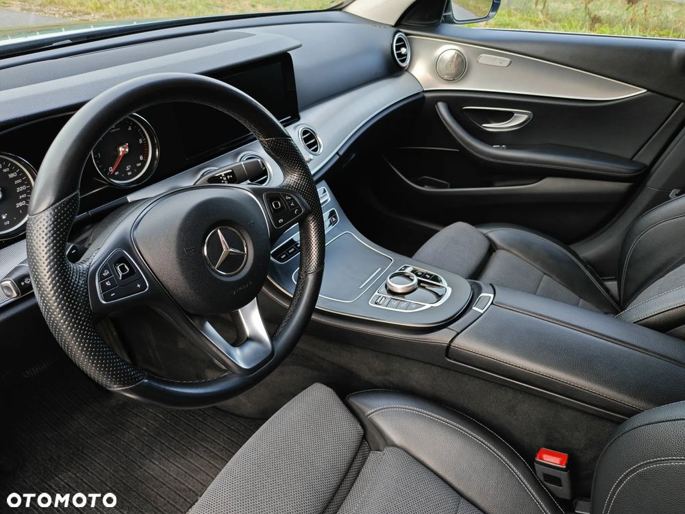 Mercedes-Benz Klasa E 220 d 9G-TRONIC Avantgarde - 24