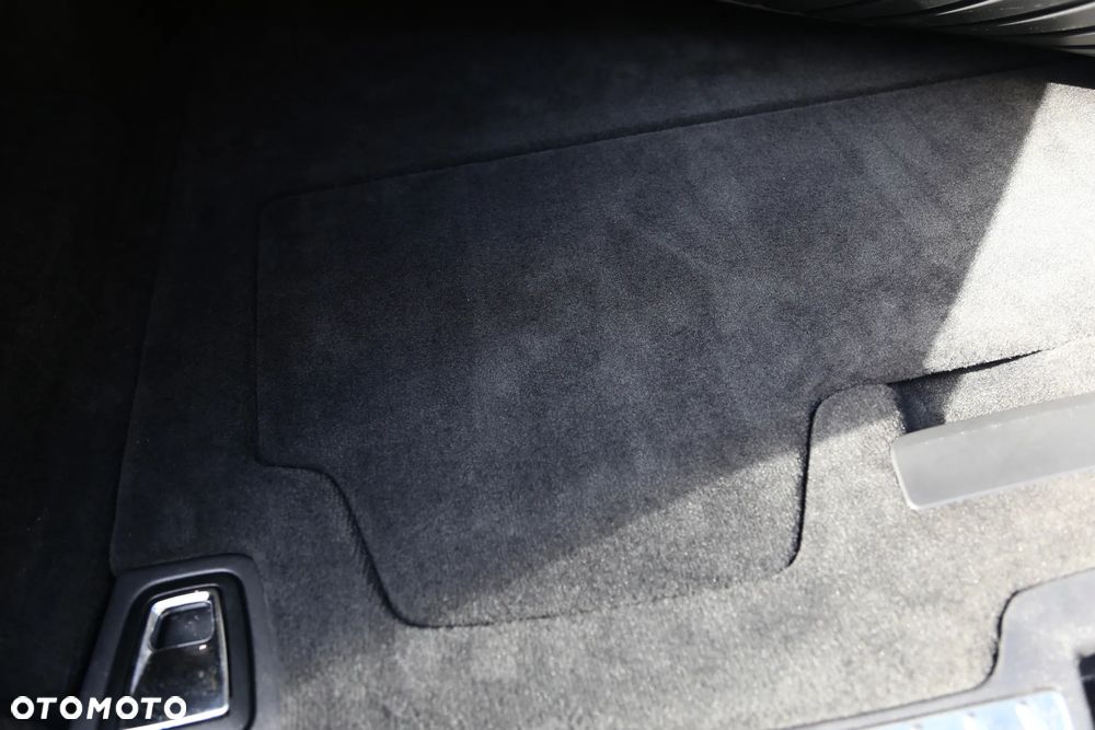 Volvo V90 Cross Country B4 D AWD Plus - 31