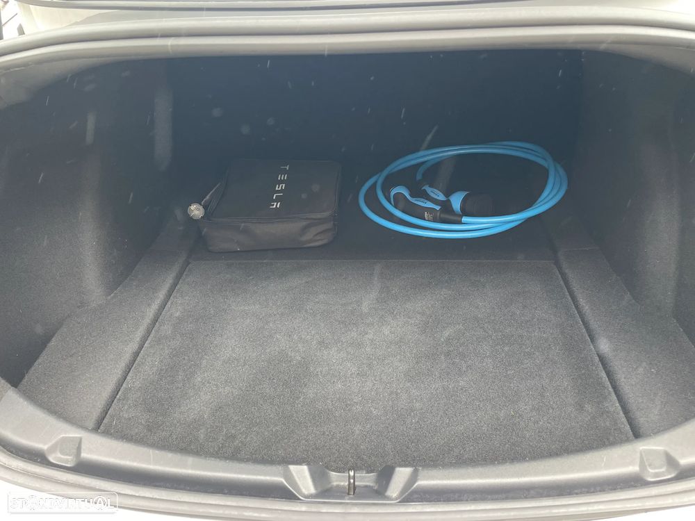 Tesla Model 3 Standard Range Plus RWD - 32