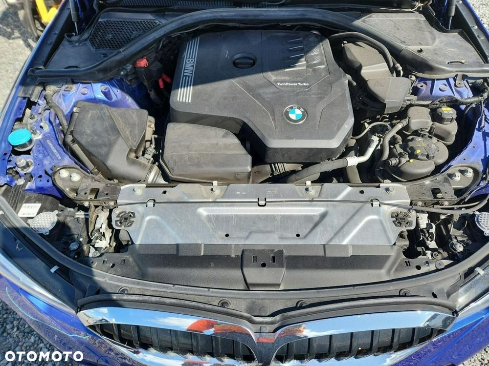 BMW Seria 3 330i M Sport - 11