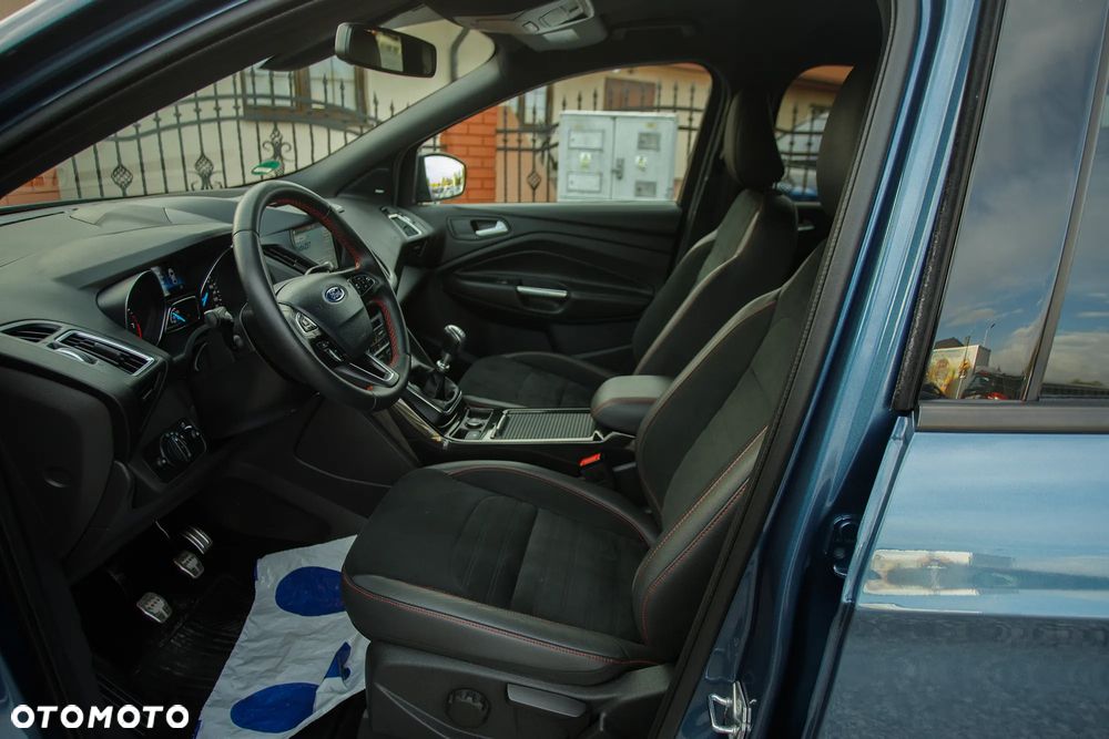 Ford Kuga 1.5 EcoBoost 2x4 ST-Line - 17