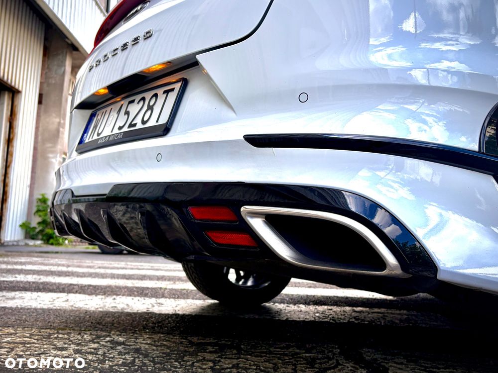 Kia ProCeed 1.6 T-GDI GT DCT - 11