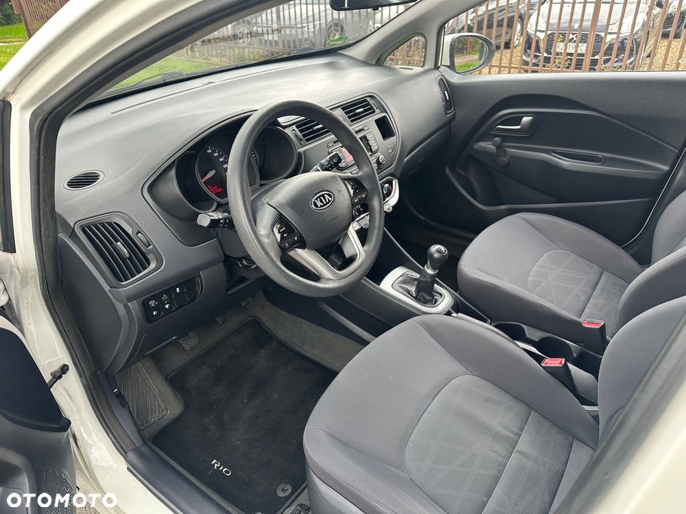 Kia Rio - 9