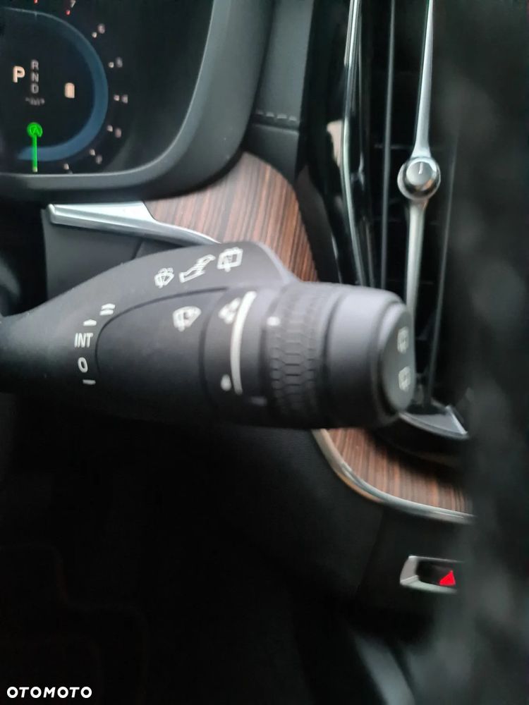 Volvo XC 60 B5 B AWD Ultimate Dark - 21
