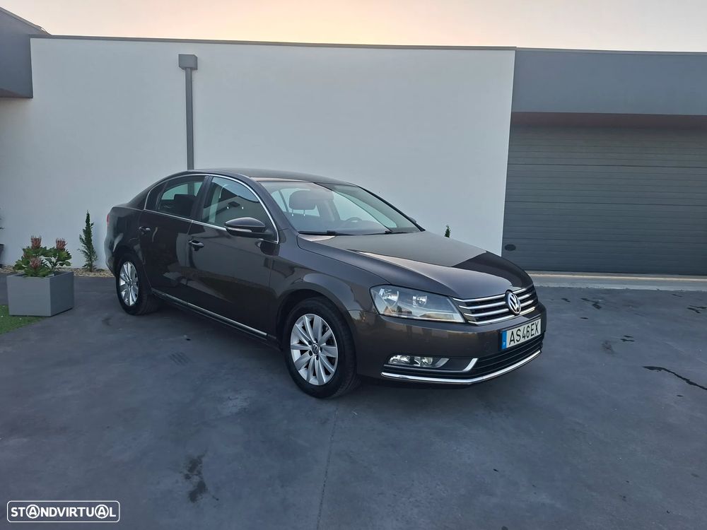 VW Passat 2.0 TDI BlueMotion Exclusive - 1