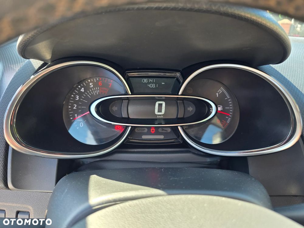 Renault Clio - 25
