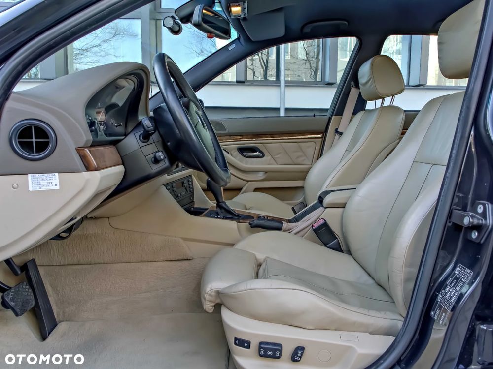 BMW Seria 5 - 21