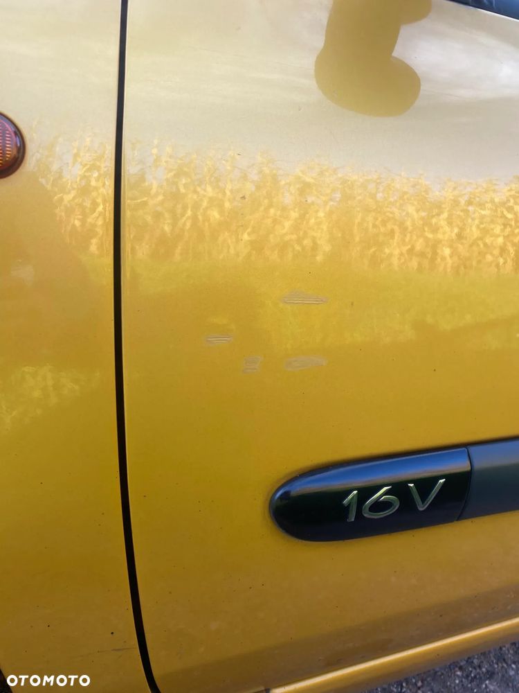Renault Clio 1.2 16V Authentique - 15