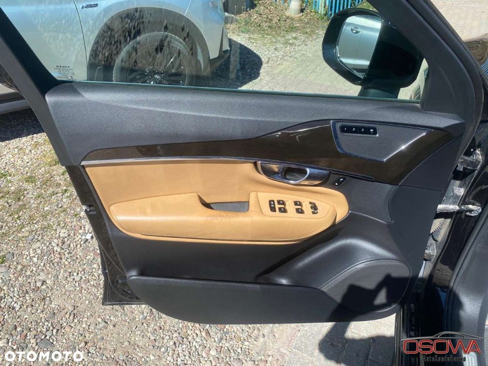 Volvo XC 90 - 40