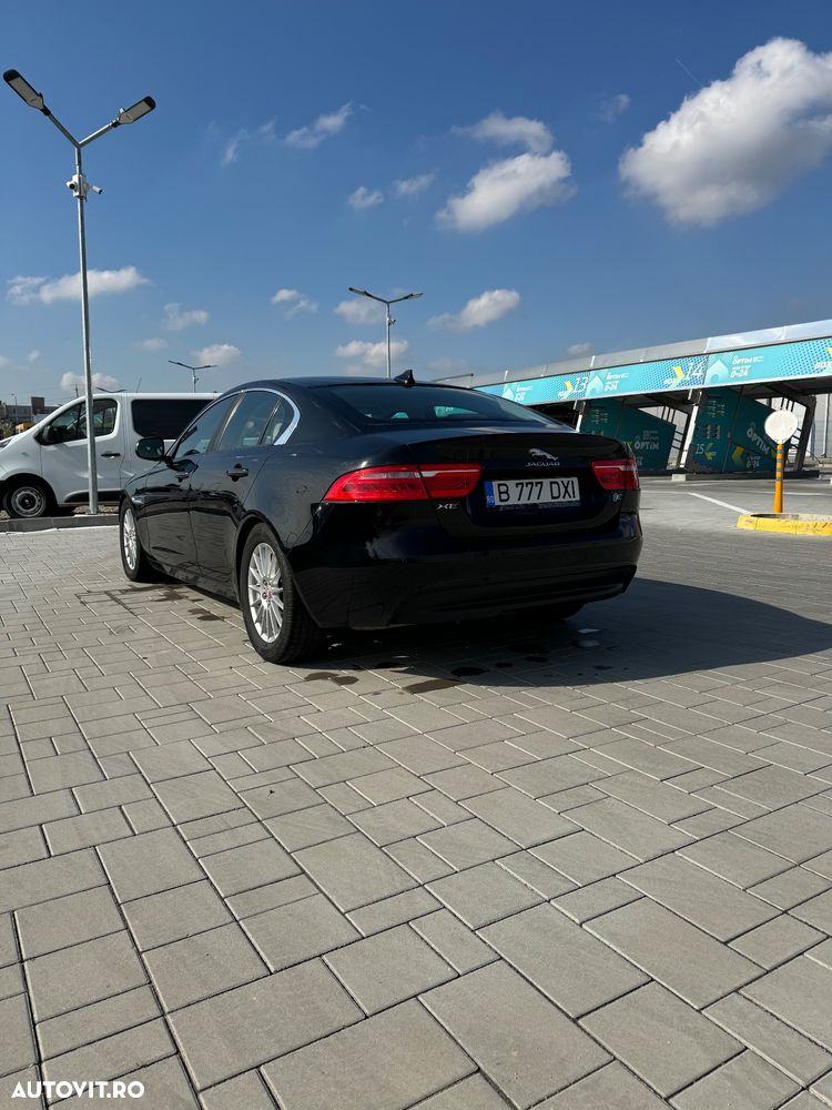Jaguar XE - 5