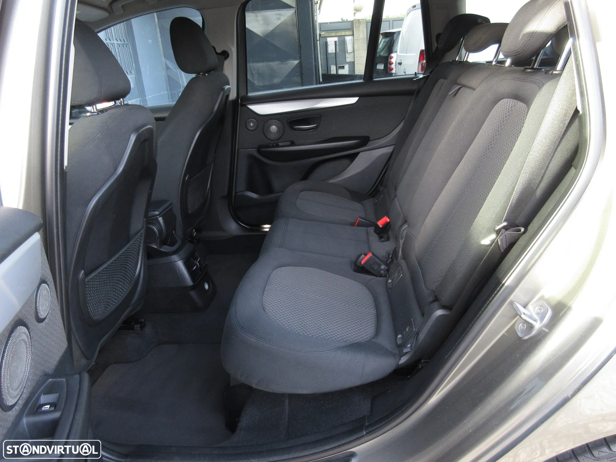 BMW 216 Gran Tourer d Advantage Auto - 30