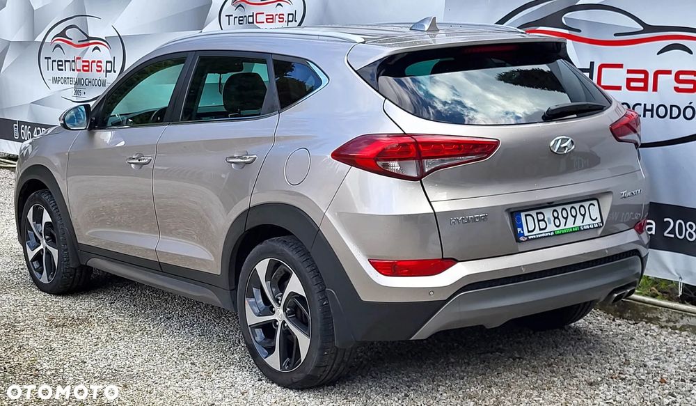 Hyundai Tucson 2.0 CRDI BlueDrive Style 2WD - 12