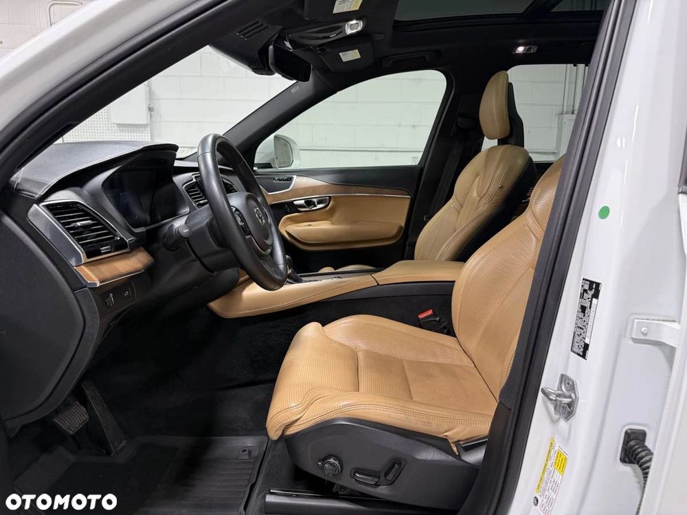 Volvo XC 90 - 8