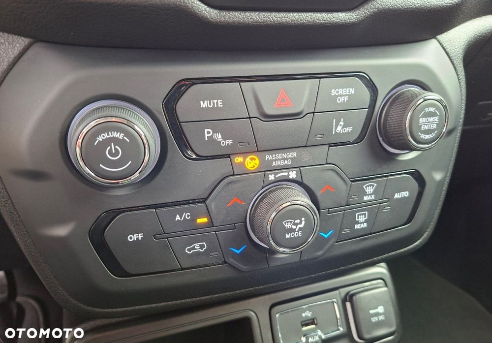 Jeep Renegade - 35