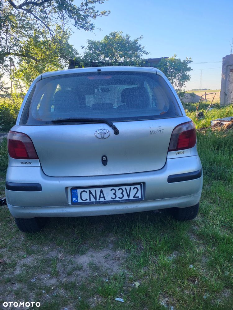 Toyota Yaris 1.0 Base - 2