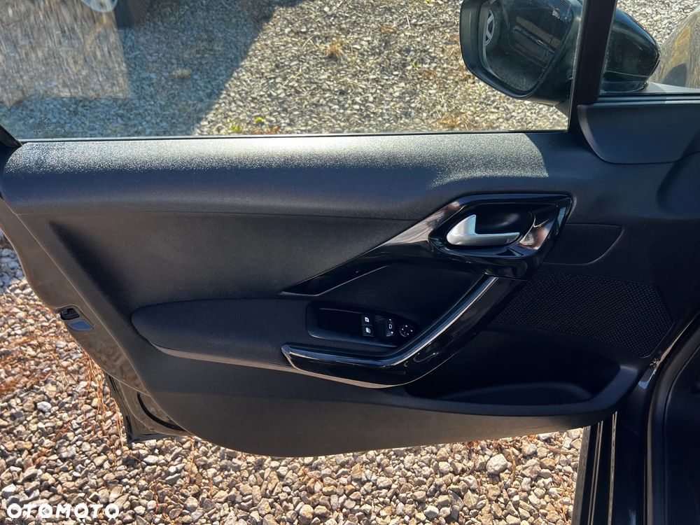 Peugeot 208 1.4 VTi Active - 26
