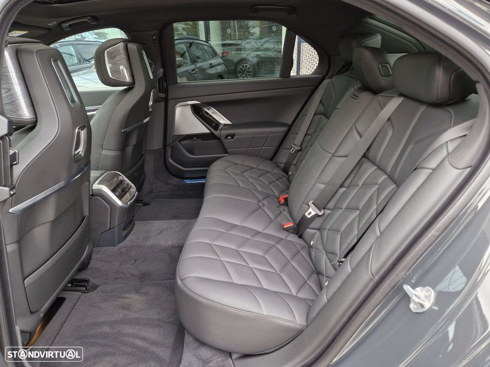 BMW i7 eDrive50 Pack Desportivo M Pro - 10