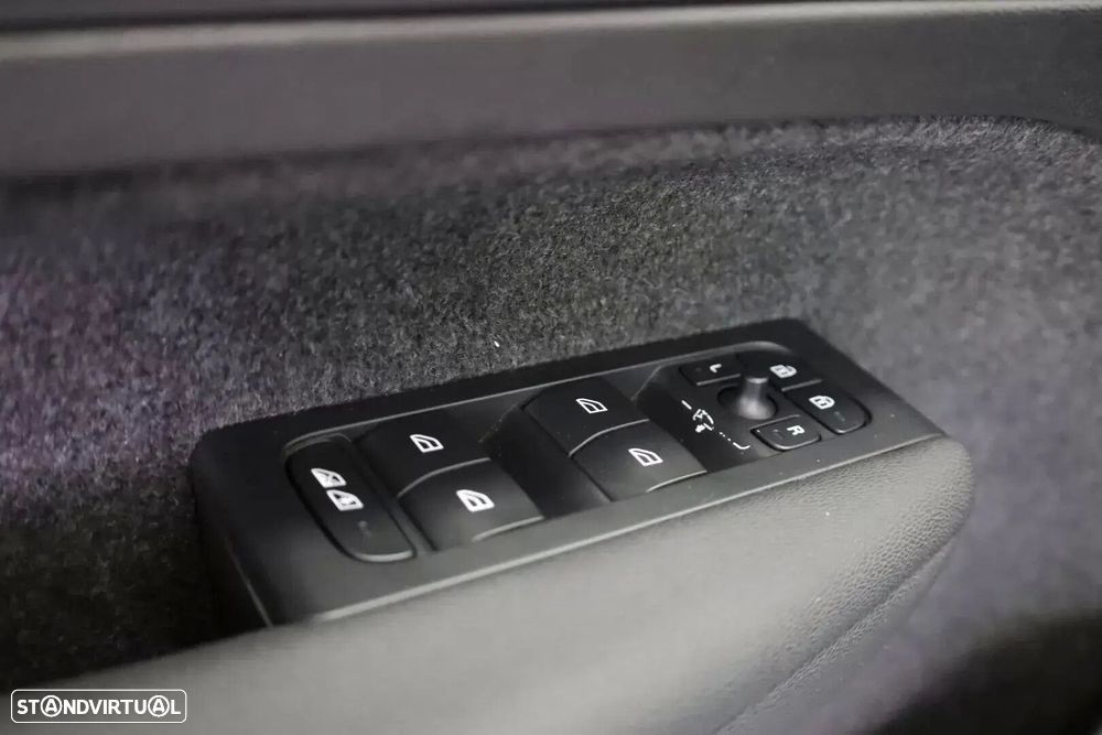 Volvo XC 40 1.5 T5 PHEV Momentum Plus - 44