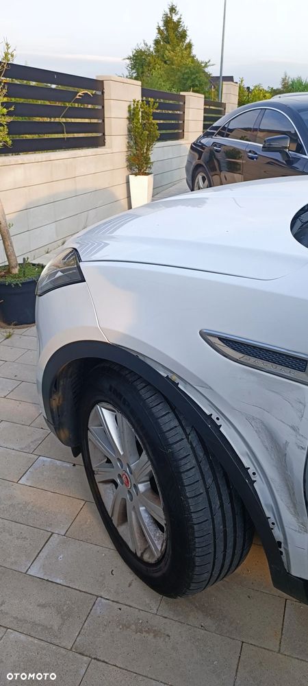 Jaguar E-Pace D150 S - 16