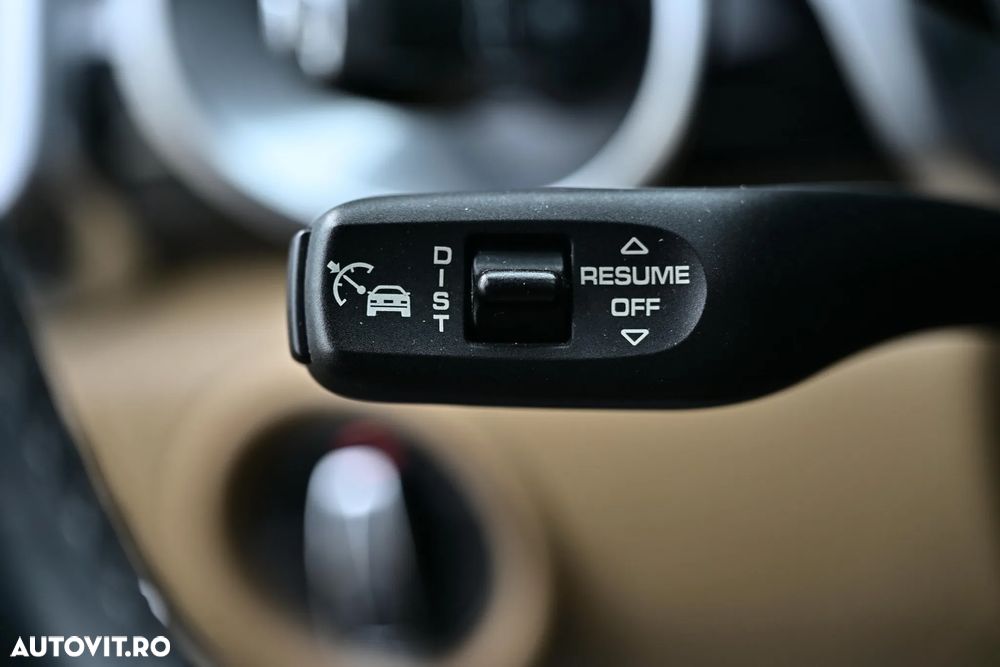 Porsche Cayenne 3.0 L - 15