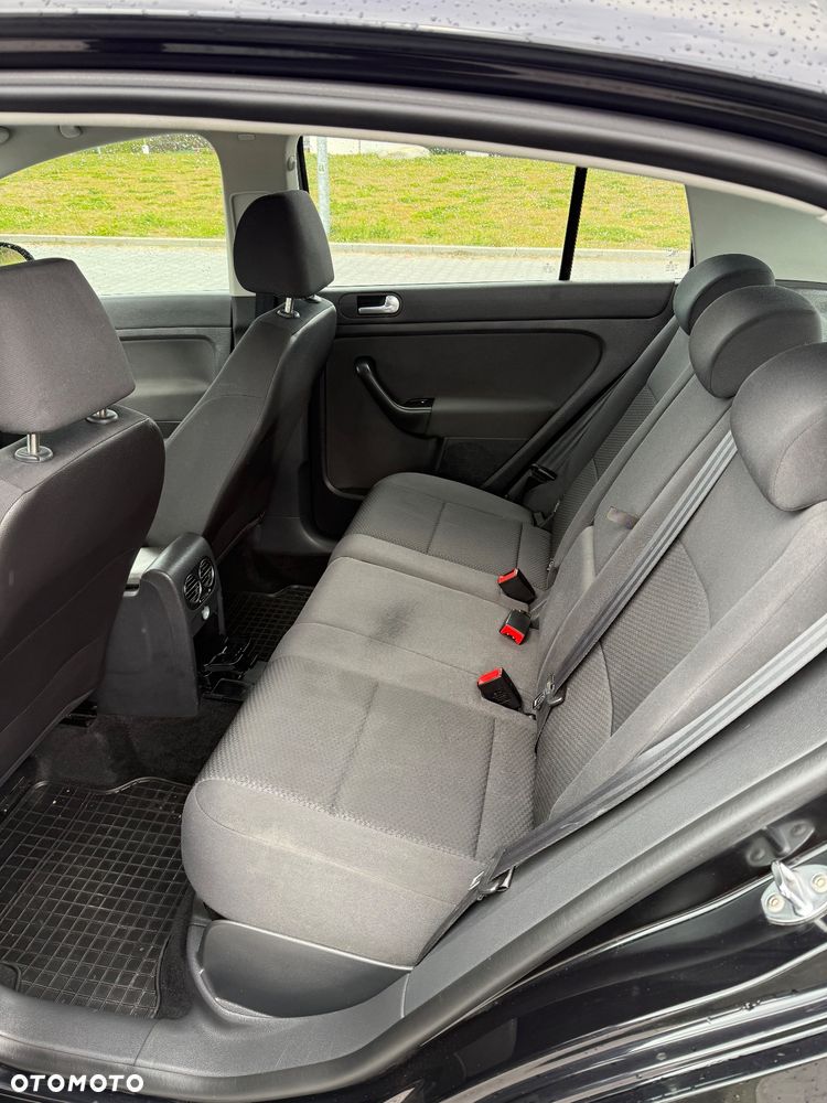 Volkswagen Golf Plus - 12