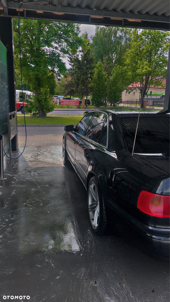 Audi A8 - 6