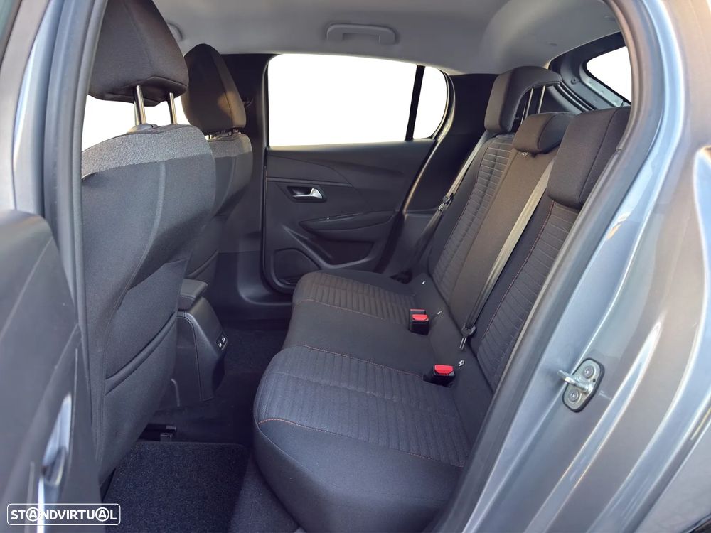 Peugeot e-208 - 13