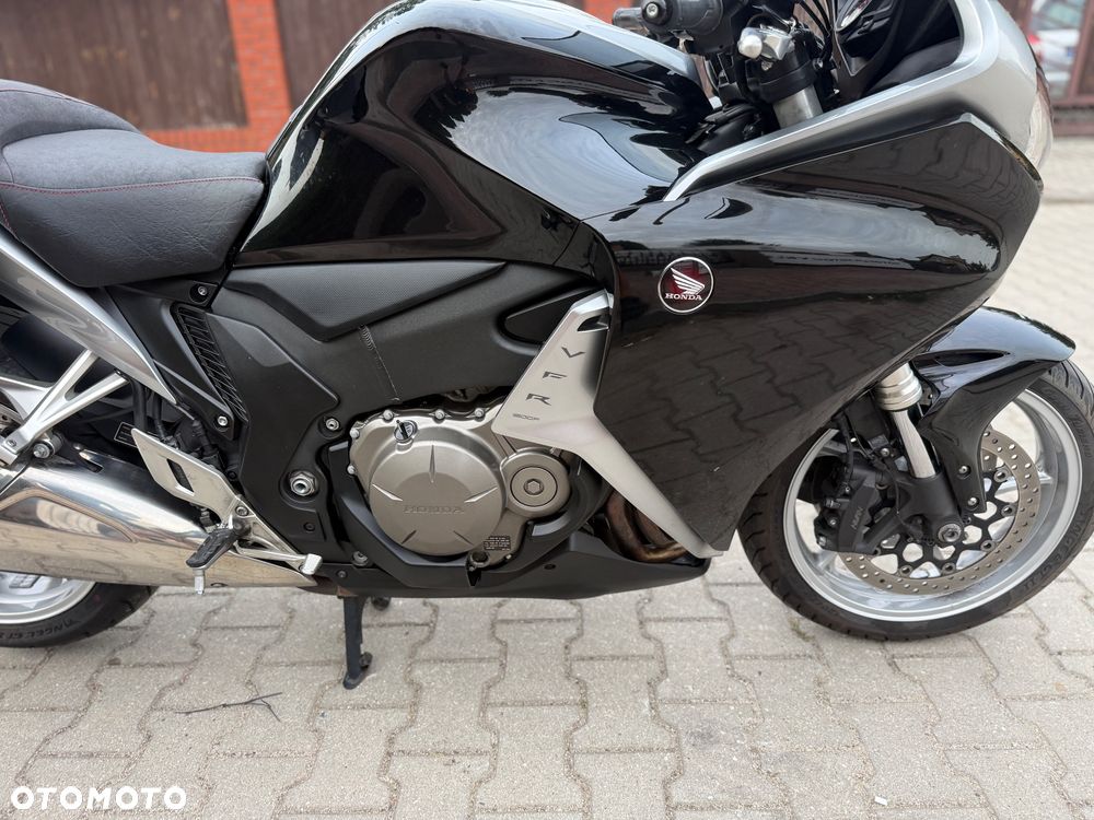 Honda VFR - 9