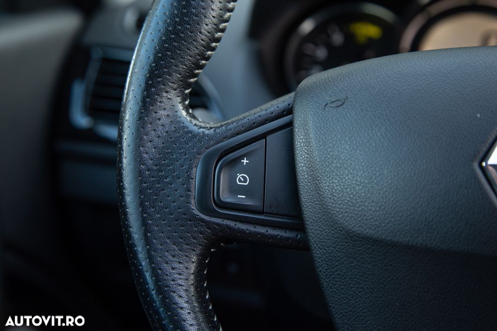Renault Megane ENERGY dCi 130 Start & Stop Bose Edition - 21