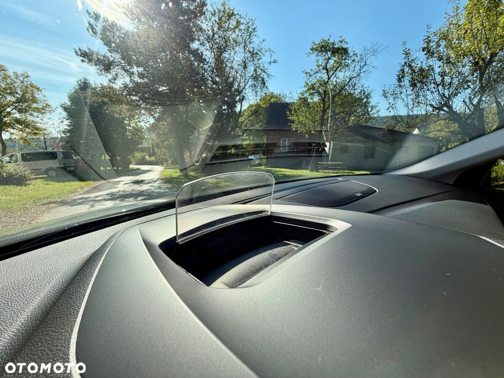 Renault Megane ENERGY TCe 140 EDC BOSE EDITION - 23