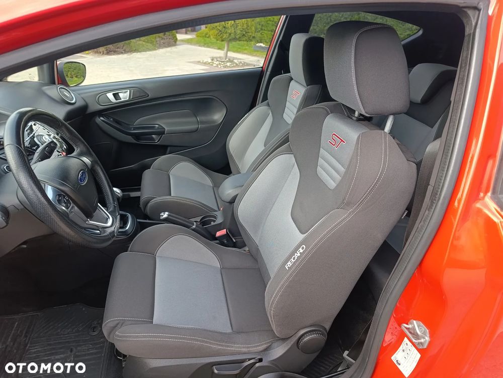 Ford Fiesta 1.6 EcoBoost ST - 19