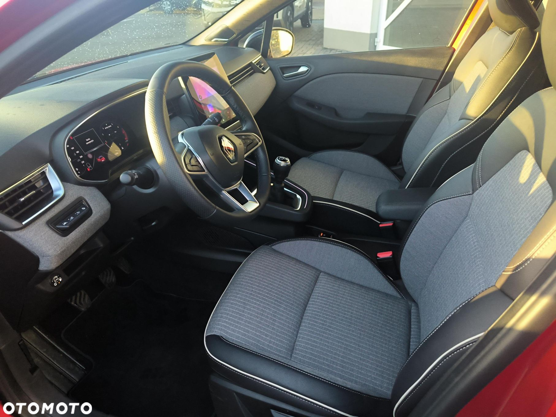 Renault Clio 1.0 TCe Techno - 9