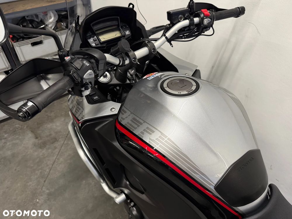 Honda VFR - 24