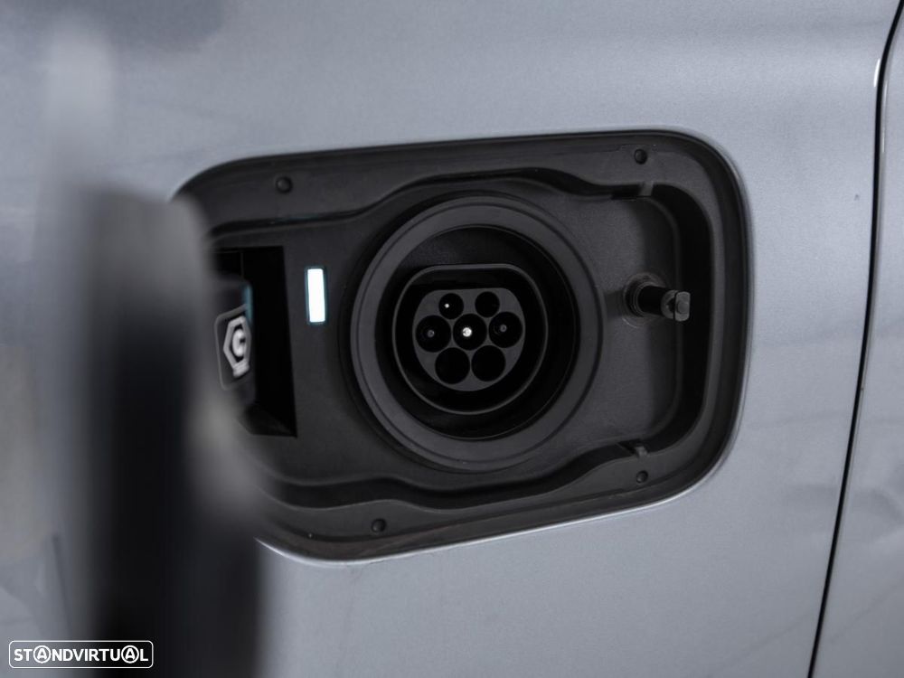 BMW 520 i Pack Desportivo M - 16