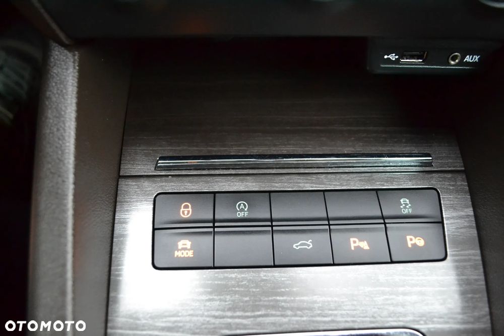 Skoda Octavia Combi 2.0 TDI 4x4 DSG Scout - 34
