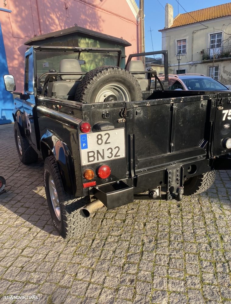 Land Rover Defender 90 2.5 Td5 E - 32