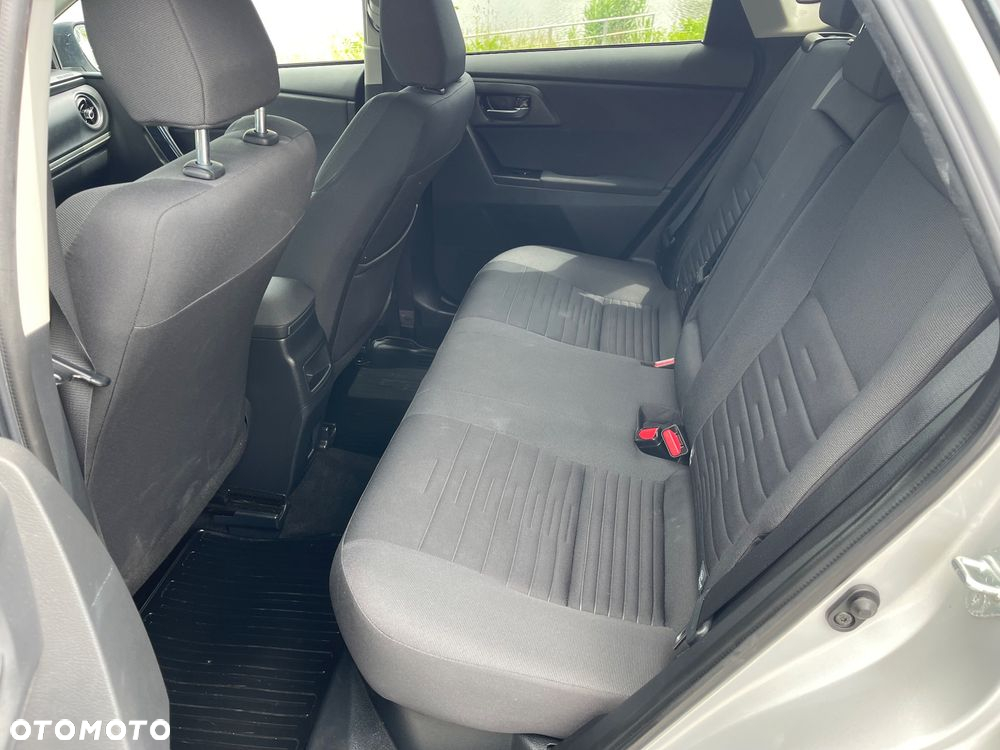 Toyota Auris - 11