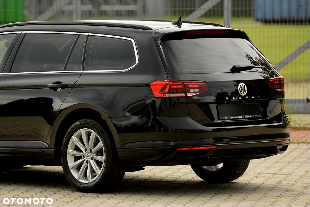 Volkswagen Passat Variant 2.0 TDI SCR DSG Comfortline - 9