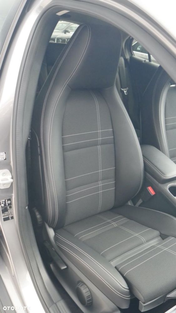 Mercedes-Benz GLA - 15