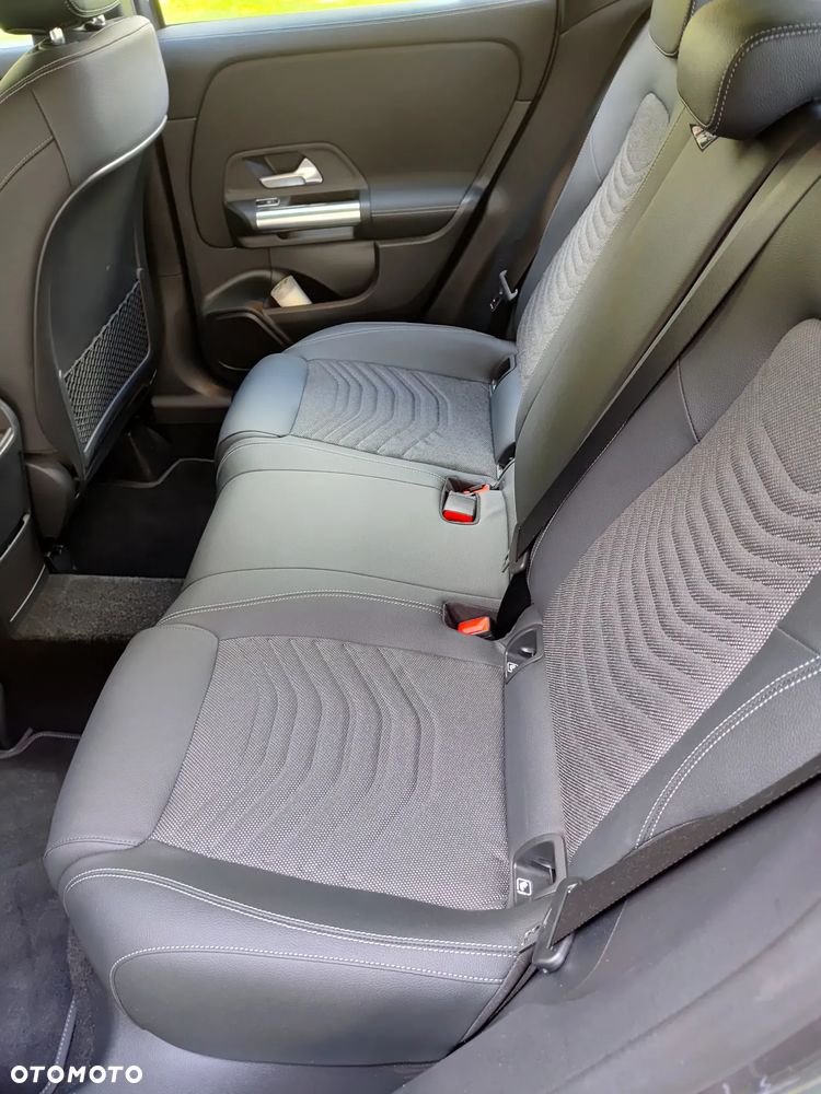 Mercedes-Benz GLA 200 - 10