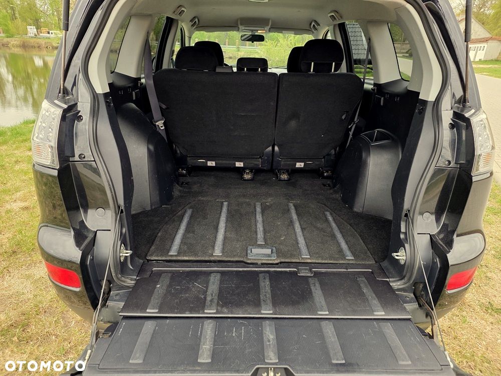 Mitsubishi Outlander 2.4 Intense - 19