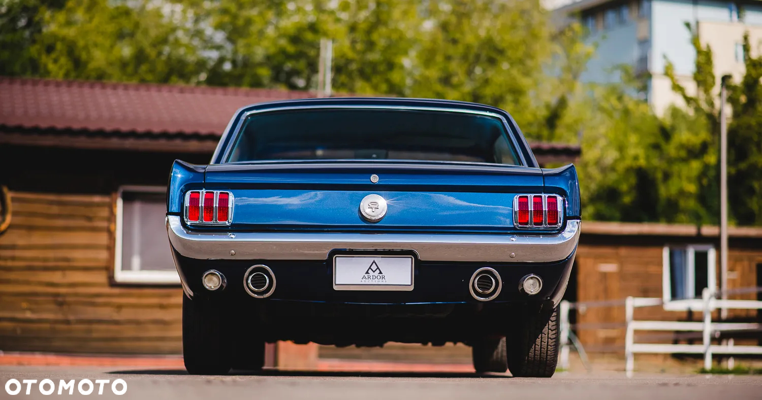 Ford Mustang - 6