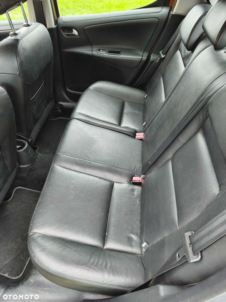 Peugeot 207 - 6