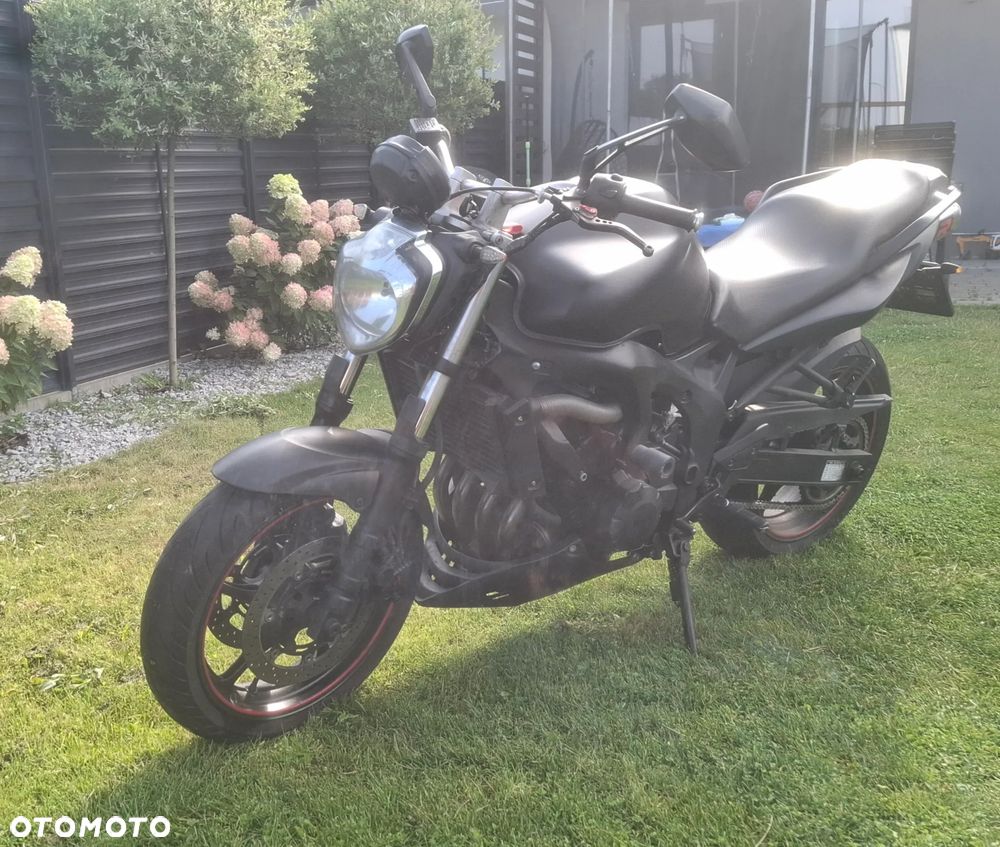 Yamaha FZ6 - 1