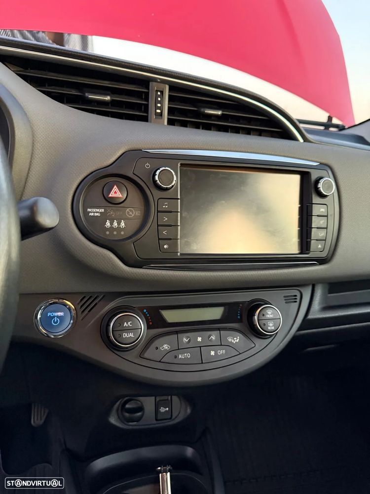 Toyota Yaris 1.5 HSD Exclusive+P.Luxury - 14