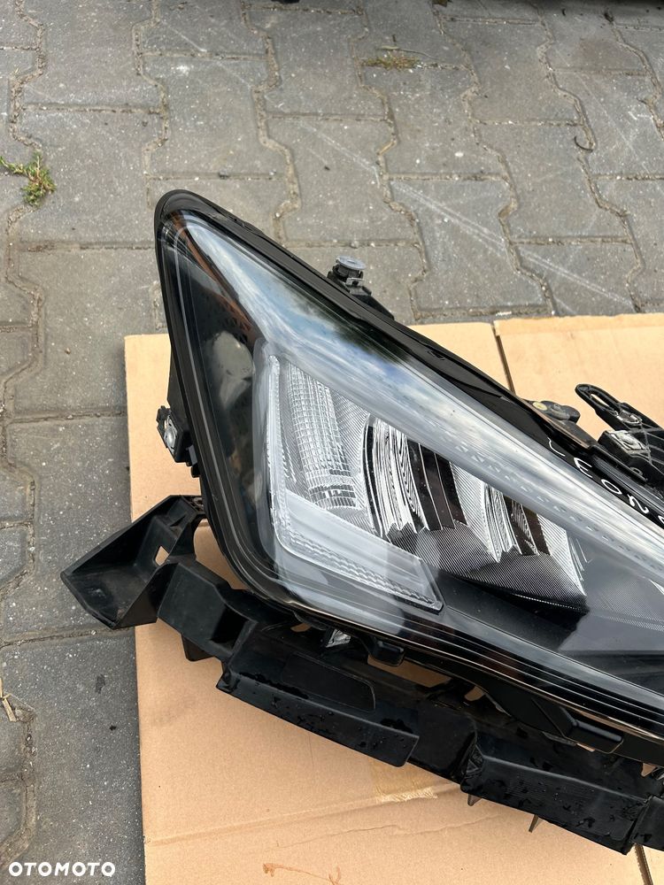 Seat Leon IV lampa prawy przód full led 5FB941005D 5FB941006D - 5