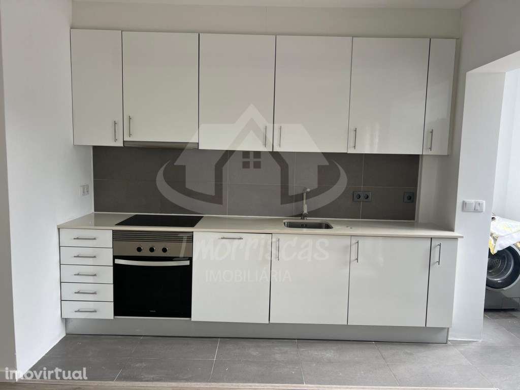 T2 totalmente remodelado com terraço em Loures - pronto a habitar - Grande imagem: 2/38